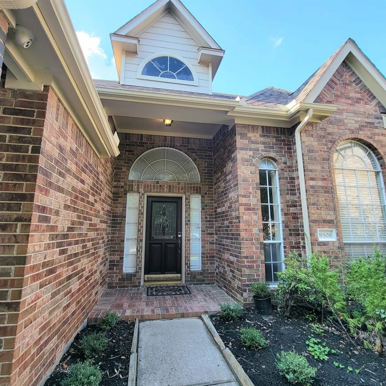 9506 Champions Cove Dr, Spring TX  77379-6579 exterior