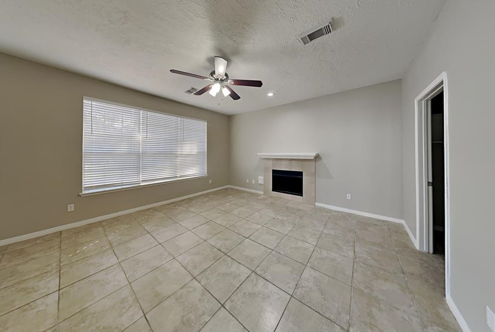 7918 Hidden Oaks Ln, Houston, TX 77095