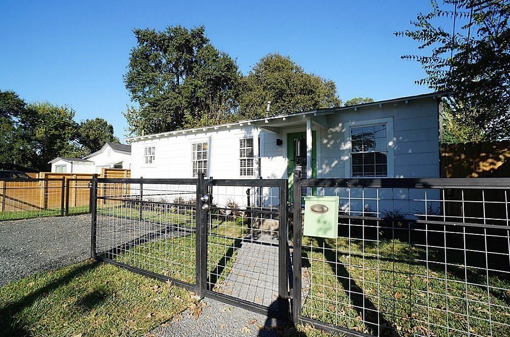 4706 Fisk St, Houston, TX 77009-3222