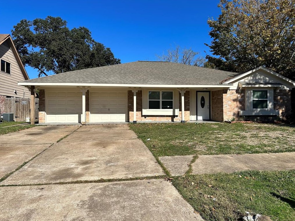 12218 Plumpoint Dr, Houston, TX 77099
