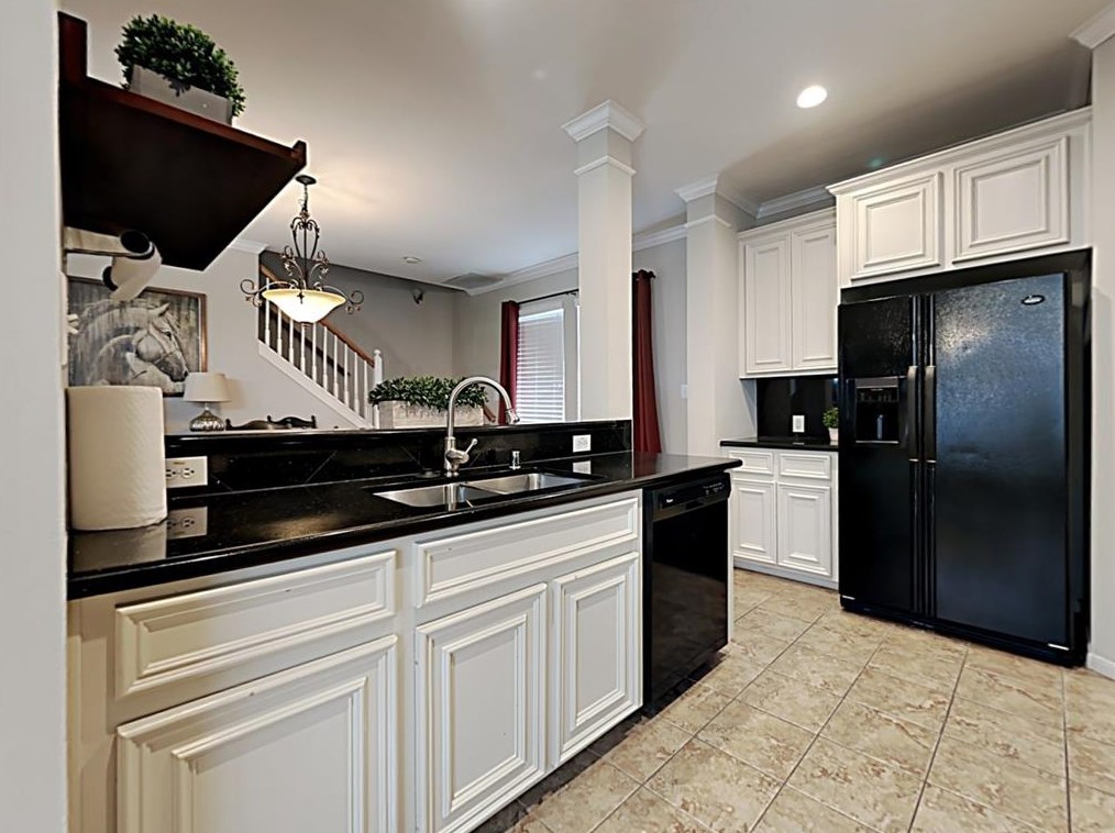 1823 Bailey St, Houston TX  77019-5405 exterior