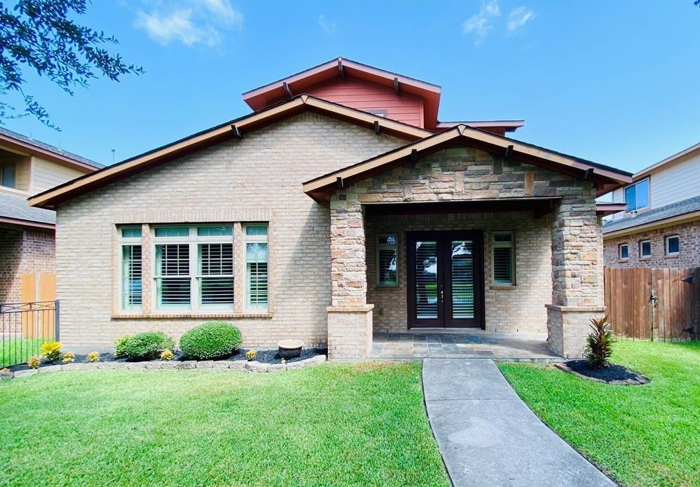 9610 Hamilton Dr, Pearland, TX 77584