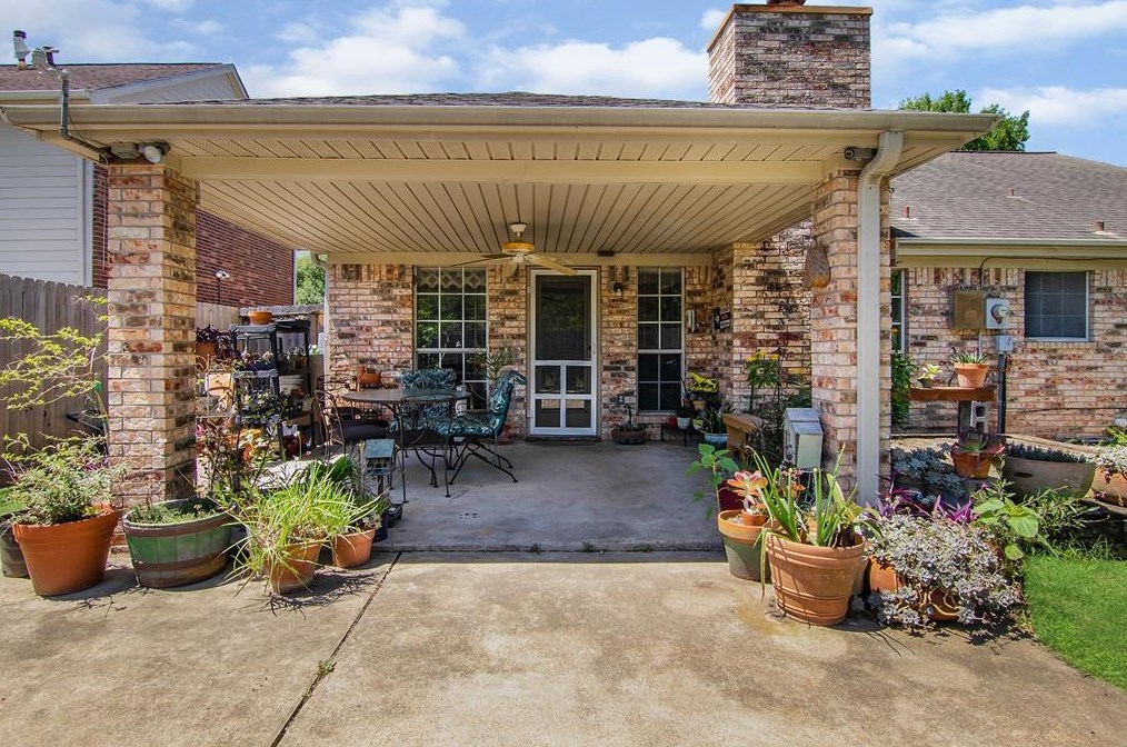 4251 Armand Vw Dr, Pasadena TX 77505-4469 exterior