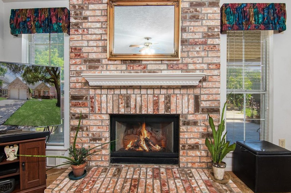 4251 Armand Vw Dr, Pasadena TX 77505-4469 exterior