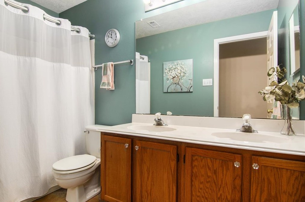 4251 Armand Vw Dr, Pasadena TX 77505-4469 exterior