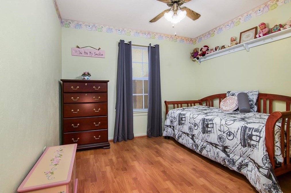 4251 Armand Vw Dr, Pasadena TX 77505-4469 exterior