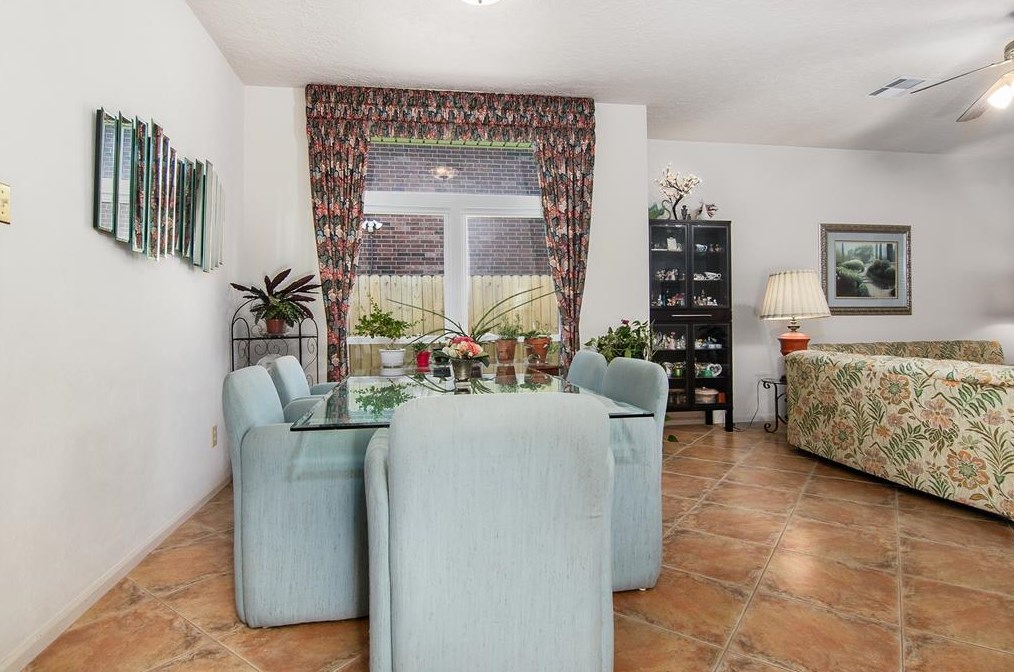 4251 Armand Vw Dr, Pasadena TX 77505-4469 exterior