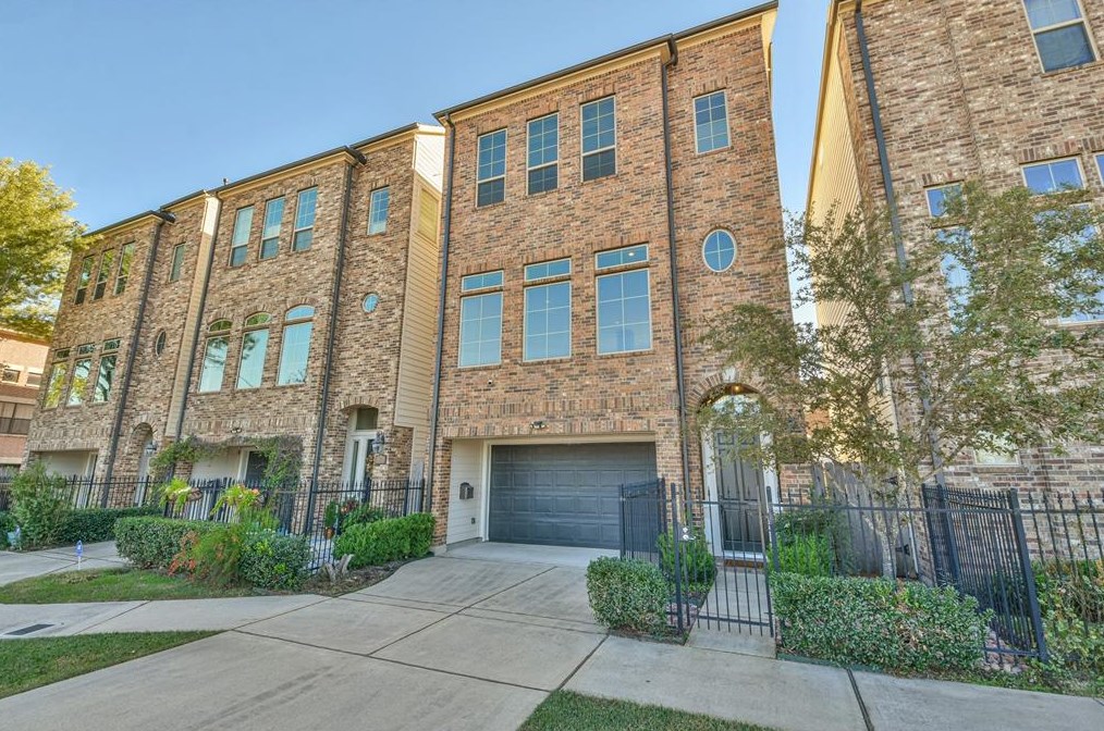 854 W 26th St, Houston, TX 77008