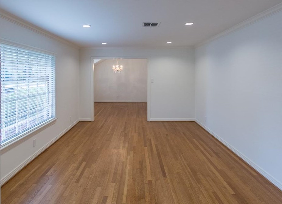 12946 Queensbury Ln, Houston, TX 77079-3704
