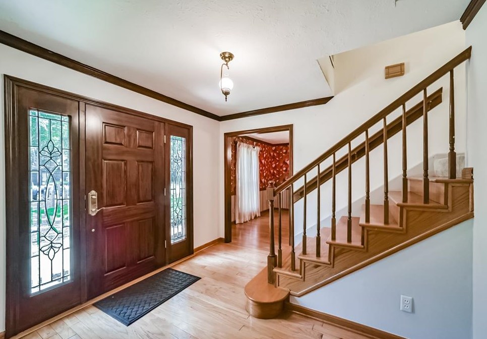 5906 Foresthaven Dr, Houston TX  77066-2407 exterior