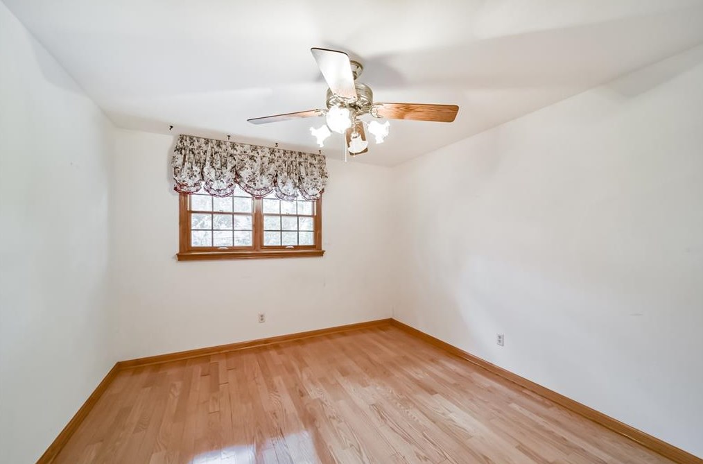 5906 Foresthaven Dr, Houston TX  77066-2407 exterior