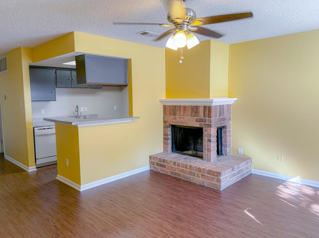7402 Alabonson Rd #206, Houston, TX 77088