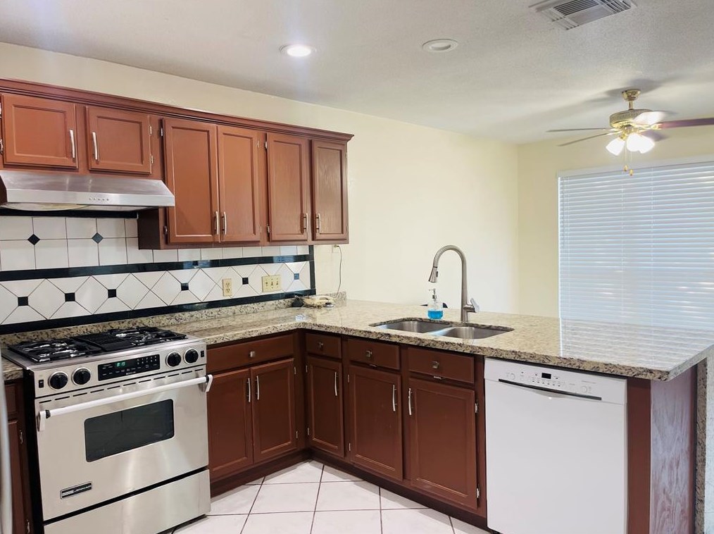 13202 Terralyn Way, Sugar Land TX  77478-6058 exterior