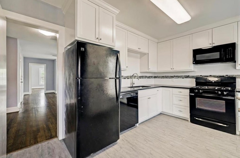 1011 E 6th 1/2 St, Houston, TX 77009