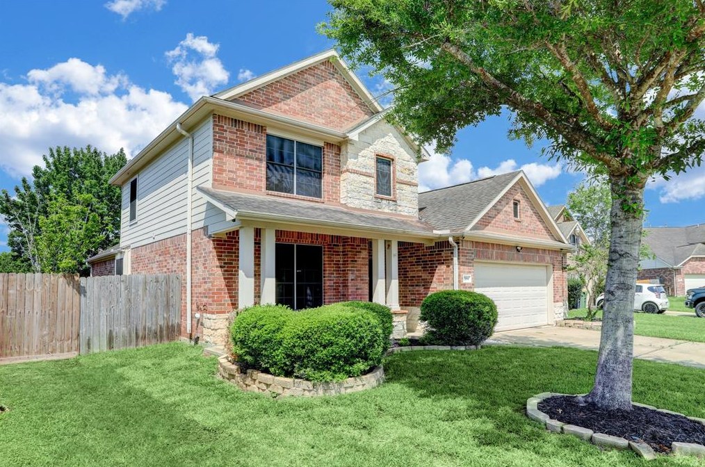 2804 Garner Park Dr, Pearland, TX 77584