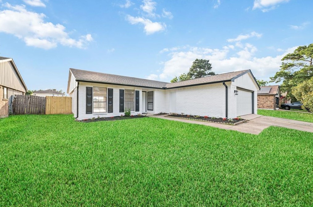 17135 Ranch Country Rd, Hockley, TX 77447-9283