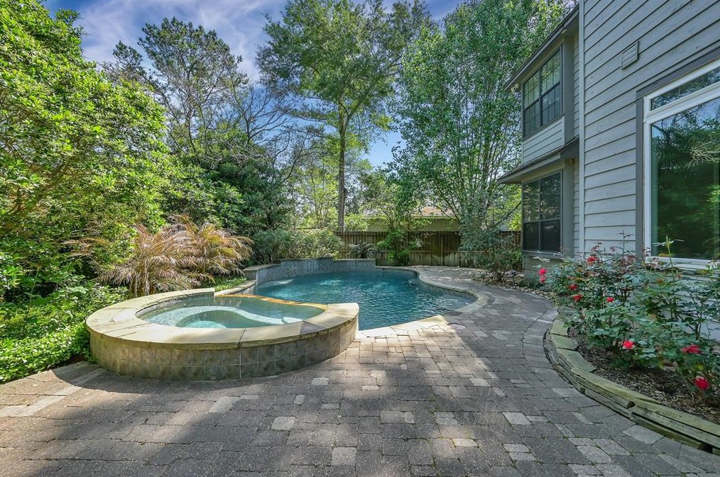 10 Lucky Leaf Ct, Spring, TX 77381-3812
