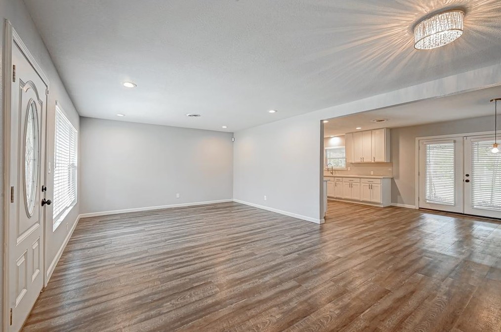 8018 Hammerly Blvd, Houston TX  77055-1237 exterior