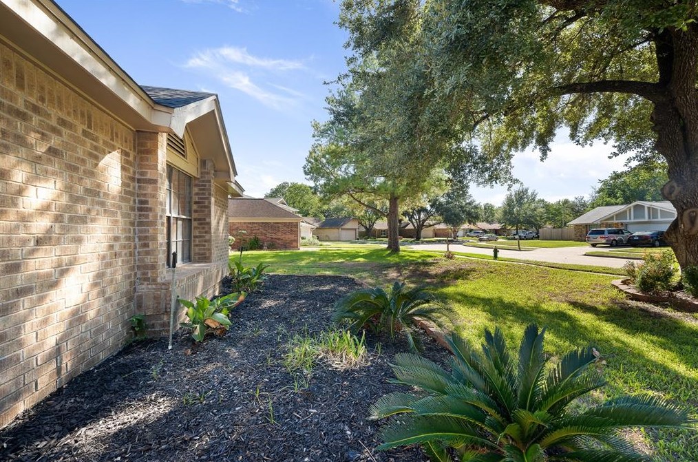 9738 Overmead Dr, Houston, TX 77065-4307