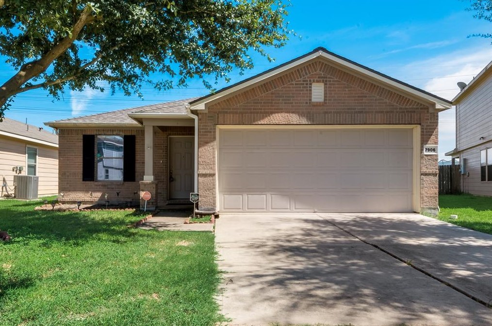 7906 Yaupon View Dr, Cypress, TX 77433