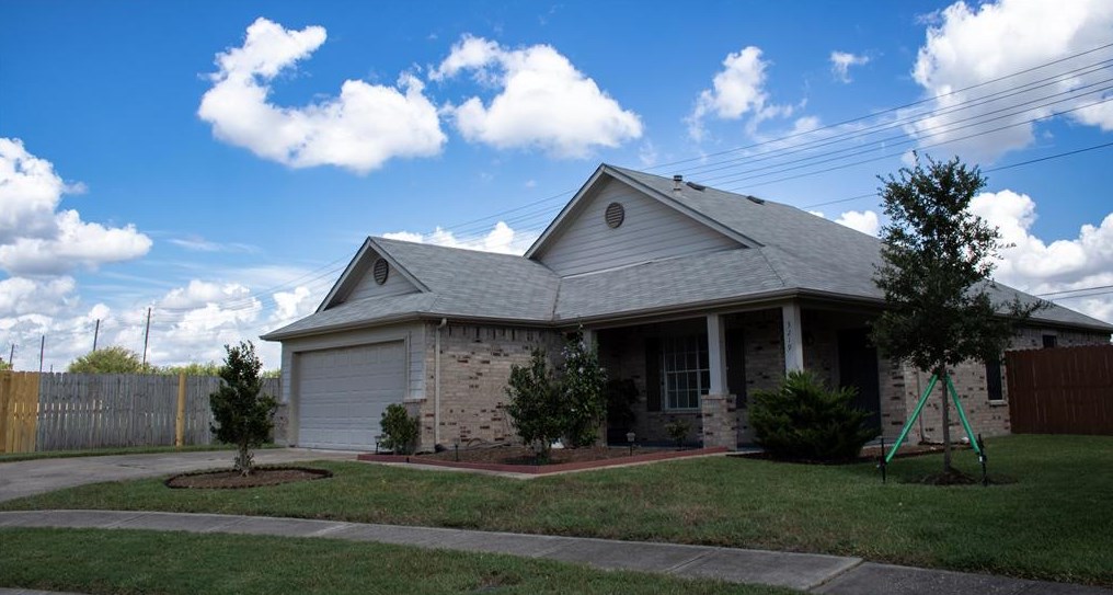3219 Maryfield Ln, Pearland, TX 77581