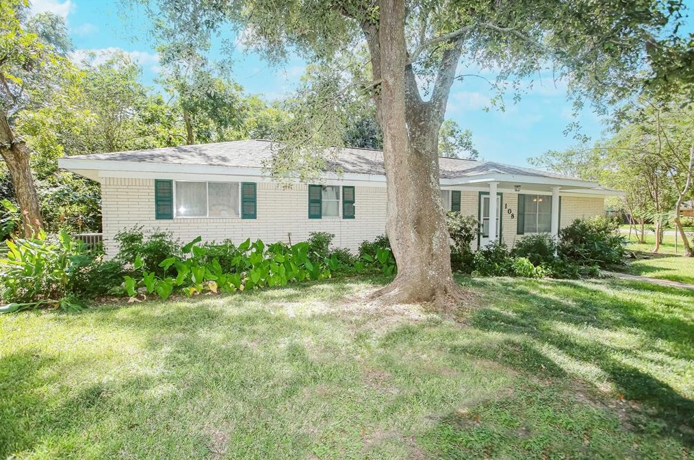 108 Haven St, Richwood, TX 77566-3104