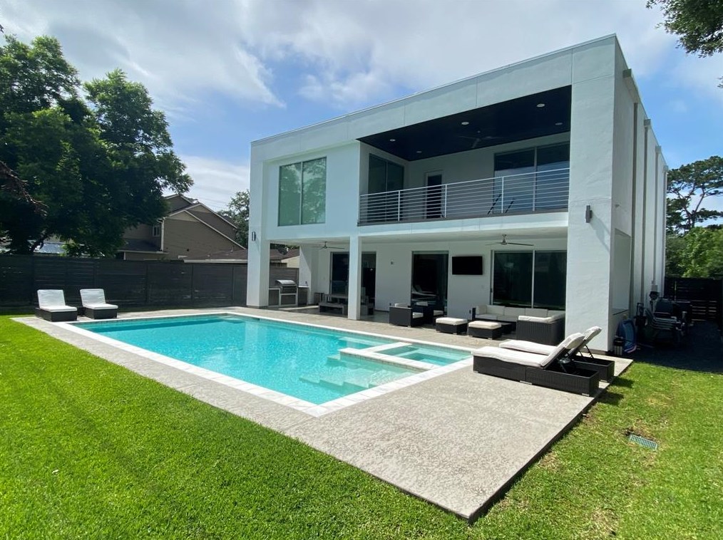 1414 Ebony Ln, Houston, TX 77018-5815