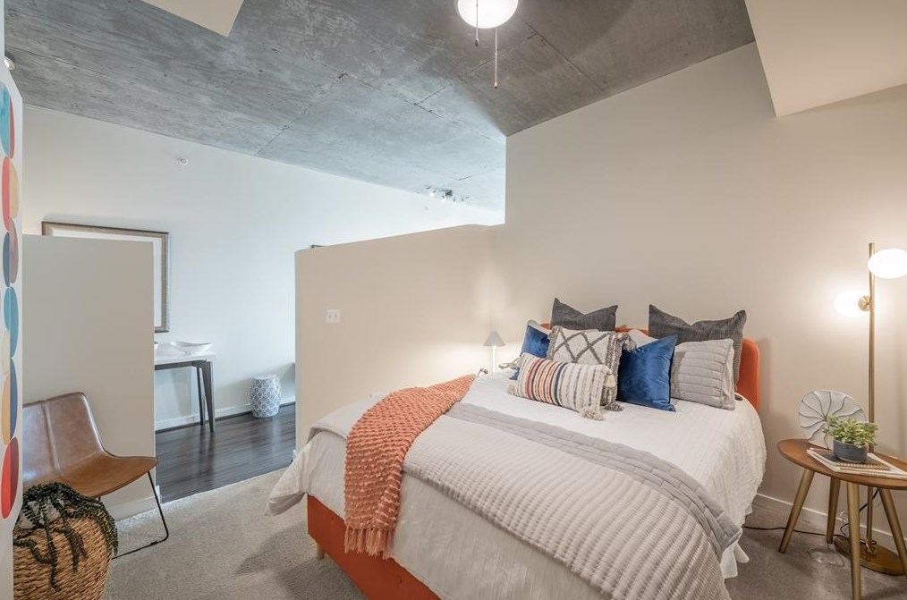 5927 Almeda Rd #21906, Houston, TX 77004