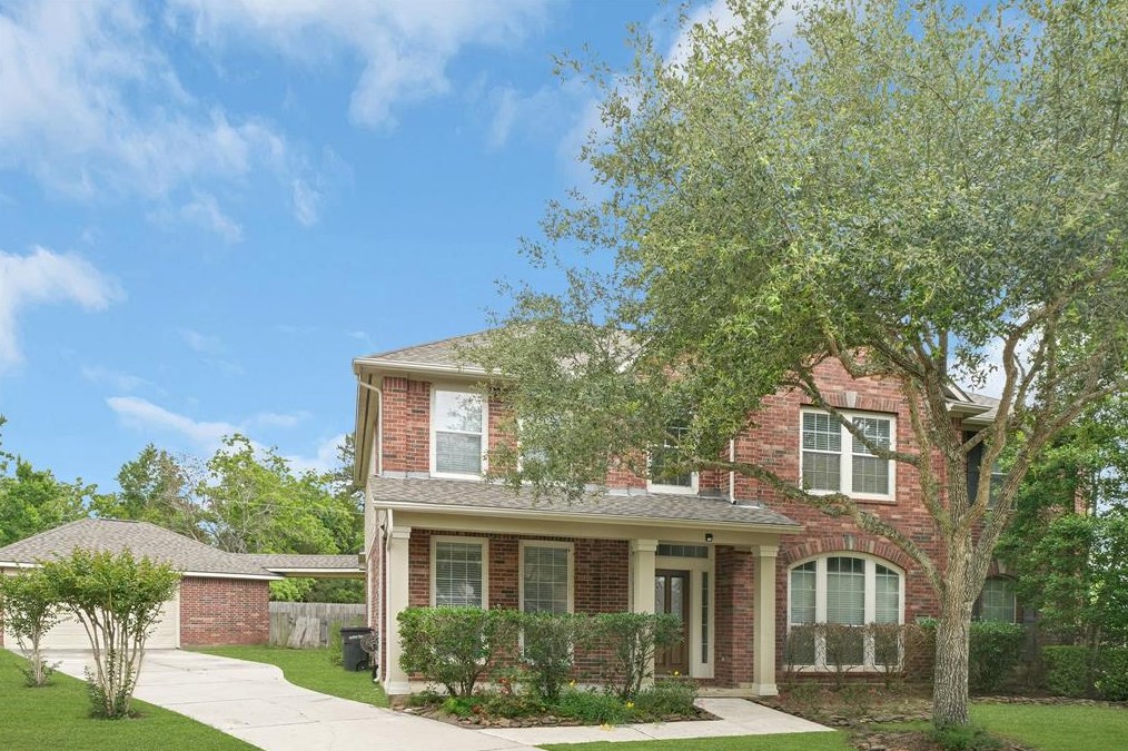 1015 Misty Trails Ln, League City, TX 77573-1892