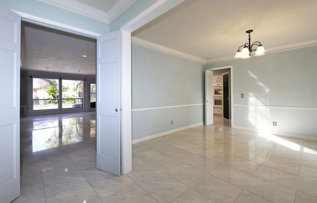 3322 Waxcandle Dr, Spring TX  77388-5245 exterior