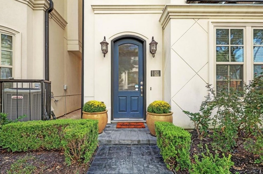2606 Capitol St, Houston TX  77003-3206 exterior