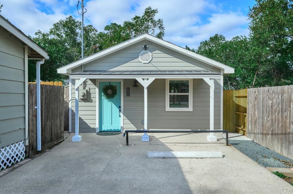 410 Mc Phail St #a, Tomball, TX 77375