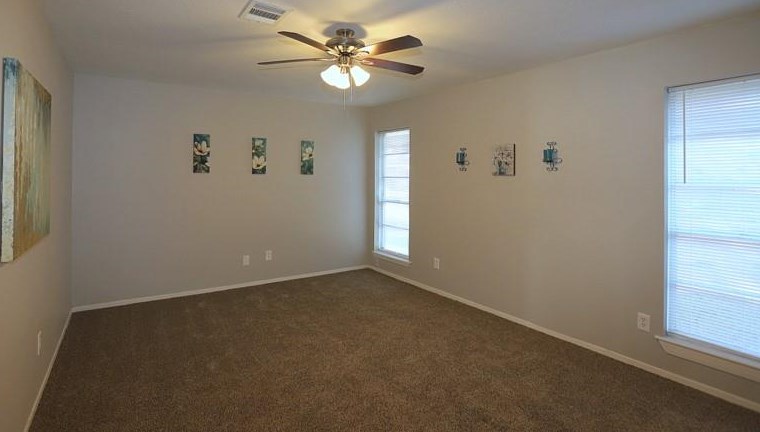 10826 Lynbrook Dr, Houston TX  77042-1636 exterior