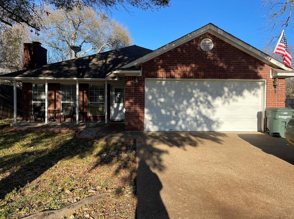 4207 Meadowbrook Dr, Bryan, TX 77802