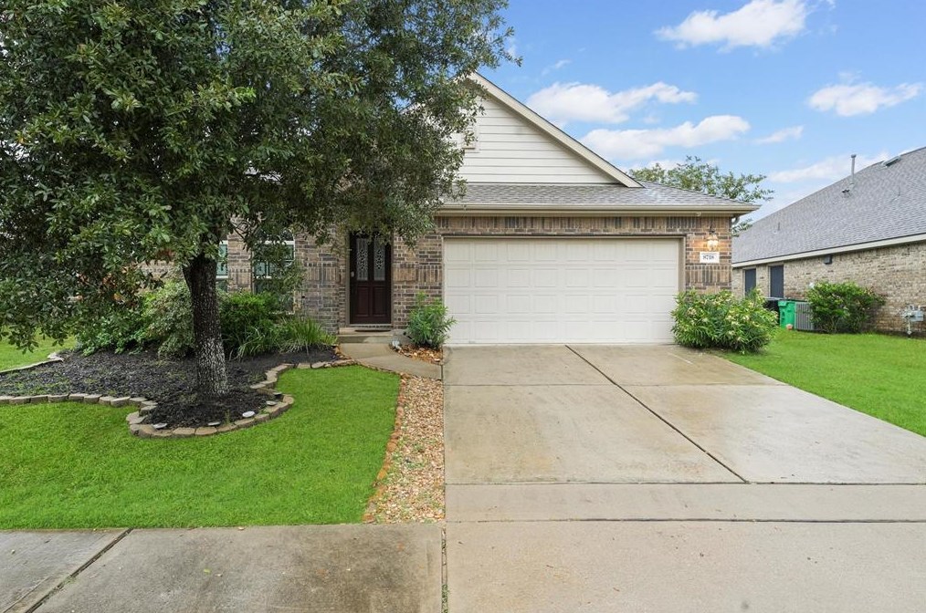 8718 Sweet Pasture Dr, Tomball, TX 77375