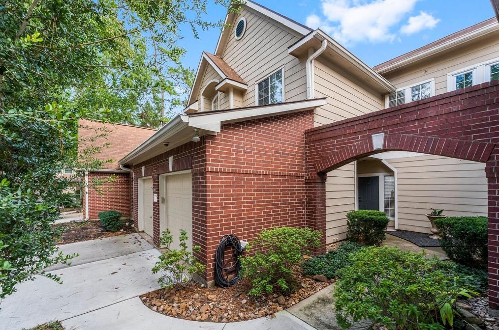 7 Avonlea Cir, Spring, TX 77382-1066