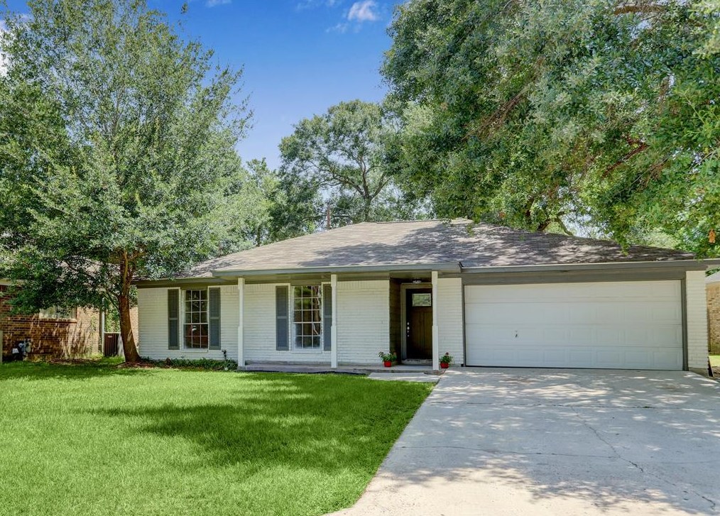 1814 Tickner St, Conroe, TX 77301
