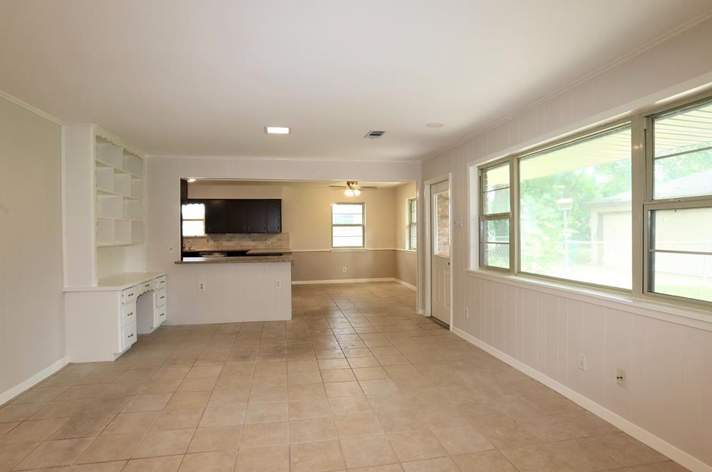 5526 Bankside Dr, Houston TX  77096-6117 exterior