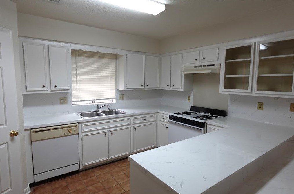 7935 Yellow Pine Dr, Houston TX  77040-1743 exterior