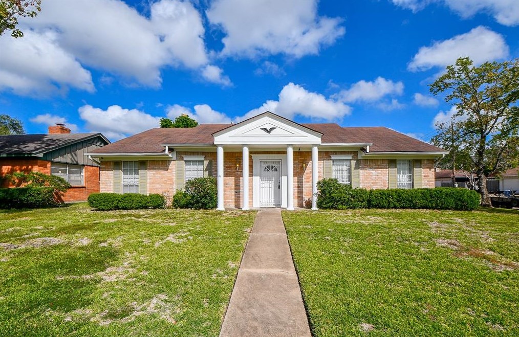 9002 Sandstone St, Houston, TX 77036
