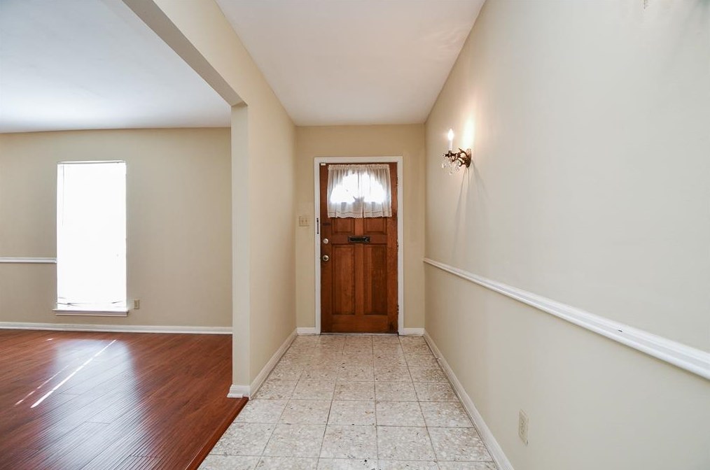 9002 Sandstone St, Houston TX  77036-6104 exterior