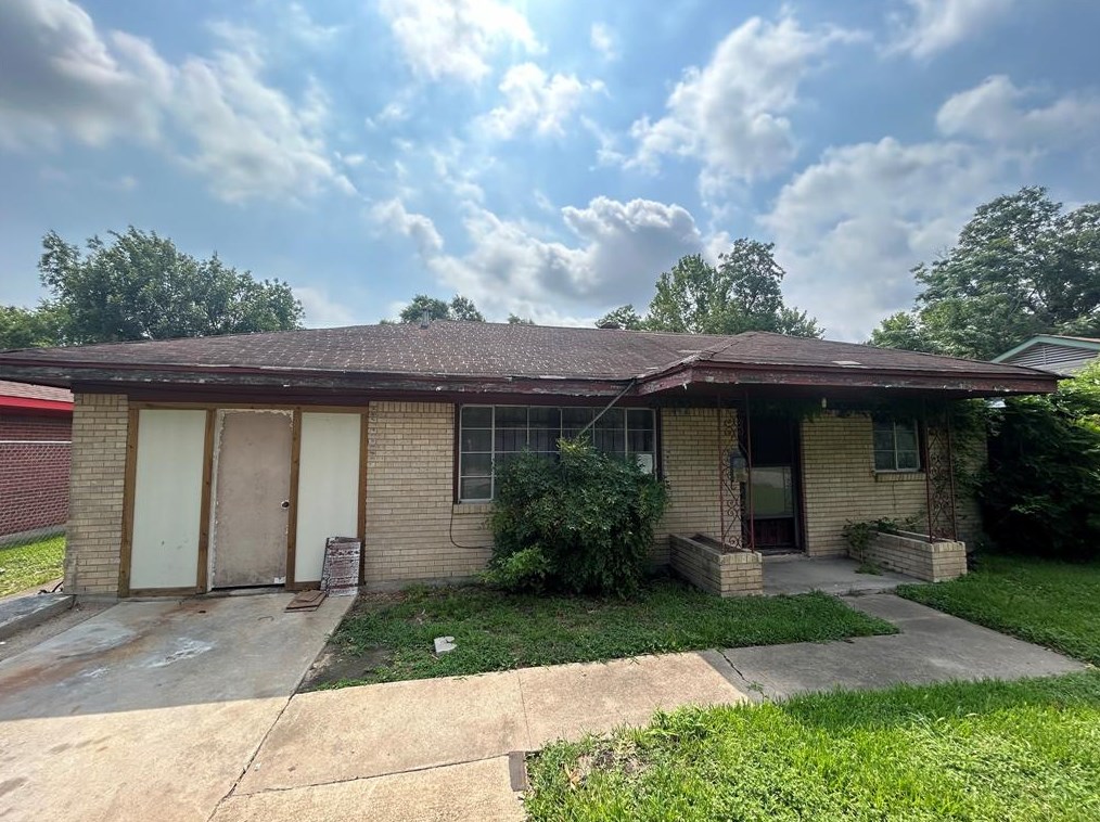 4836 Werner St, Houston, TX 77022-2404