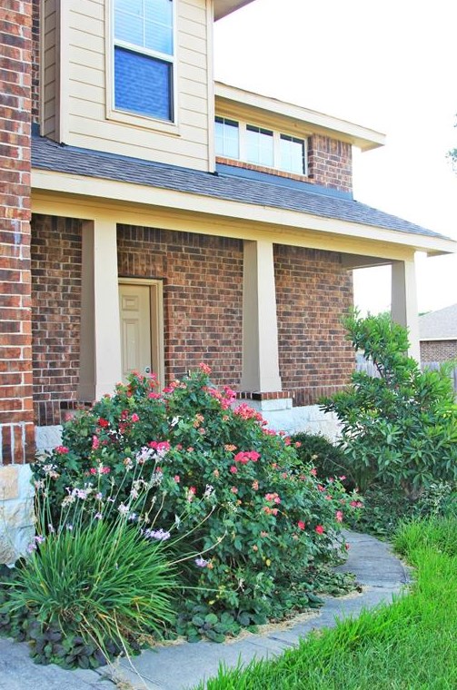 166 Meadow Grove Dr, Conroe, TX 77384