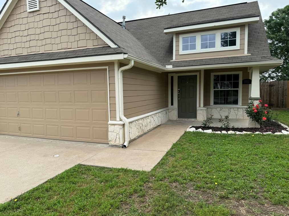 1702 Dempsey St, Brenham, TX 77833