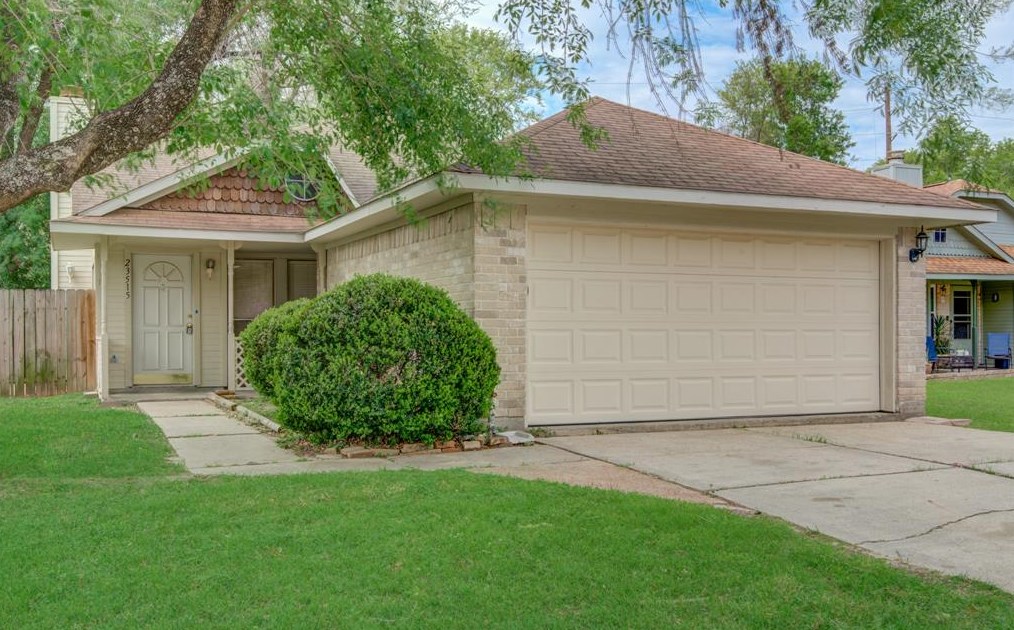 23515 Summer Pine Dr, Spring, TX 77373-9238