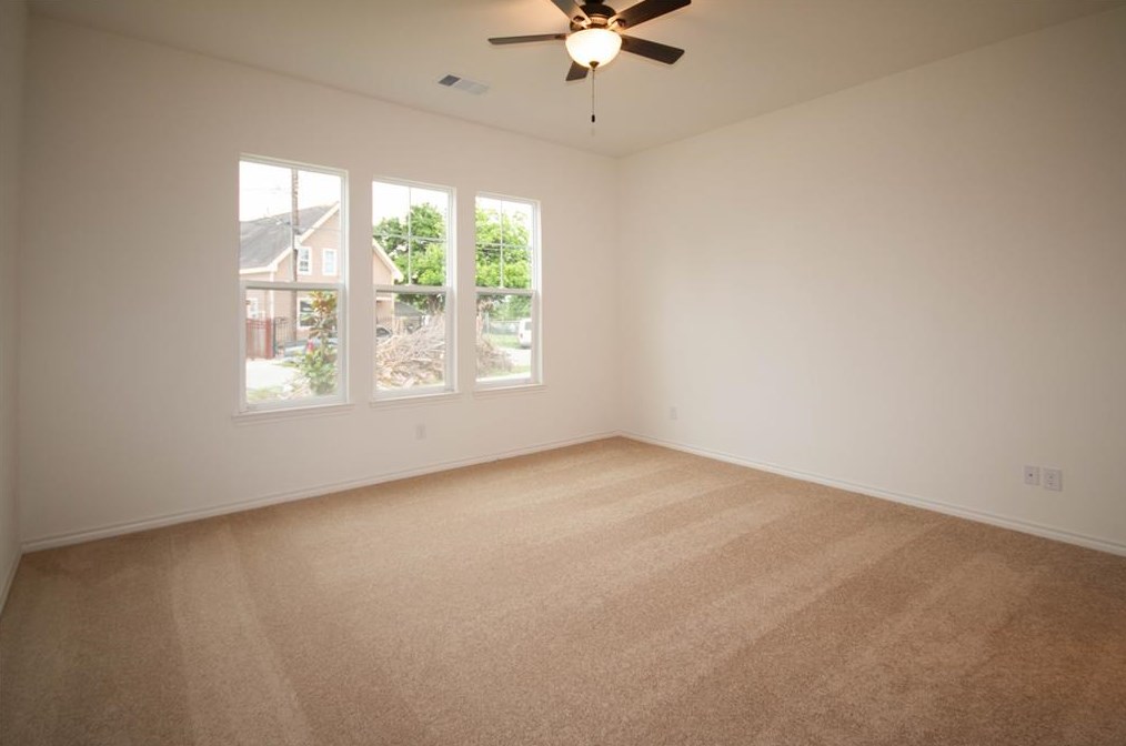 220 74 1/2, Houston TX 77011-4861 exterior