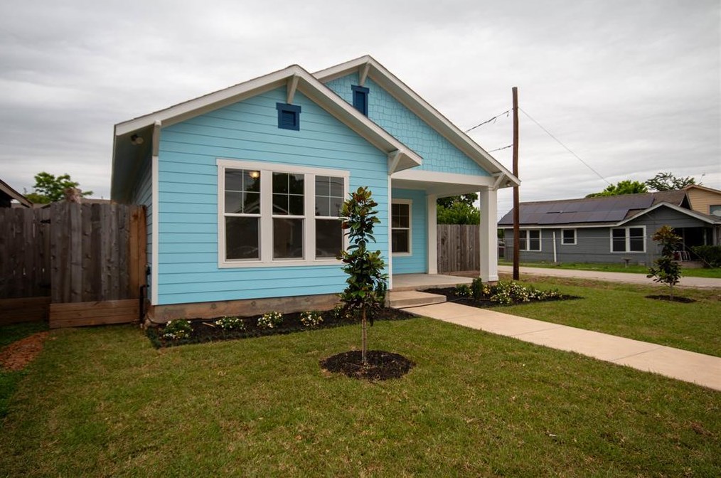 220 74 1/2, Houston TX 77011-4861 exterior