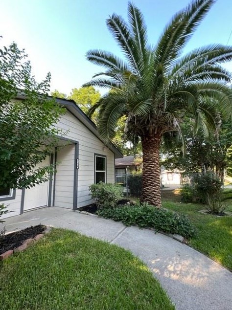 710 Avenue J Pl, Conroe, TX 77301