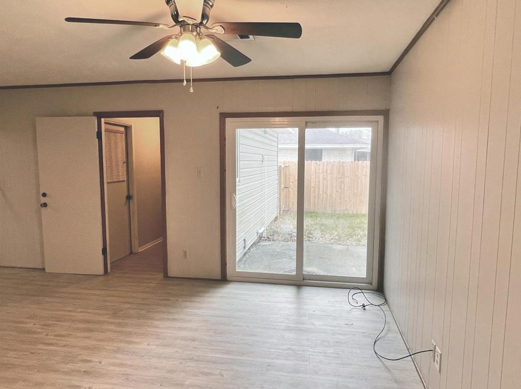 1318 Pine Ln, Port Neches, TX 77651