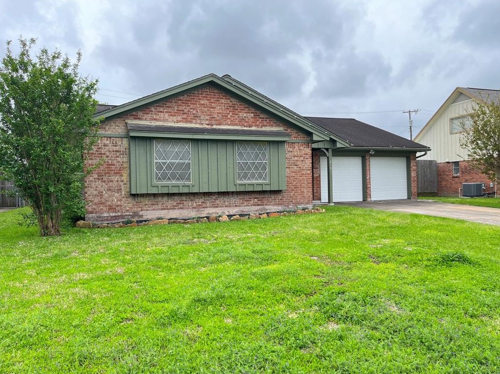 2105 Williamsburg Ct S, League City, TX 77573